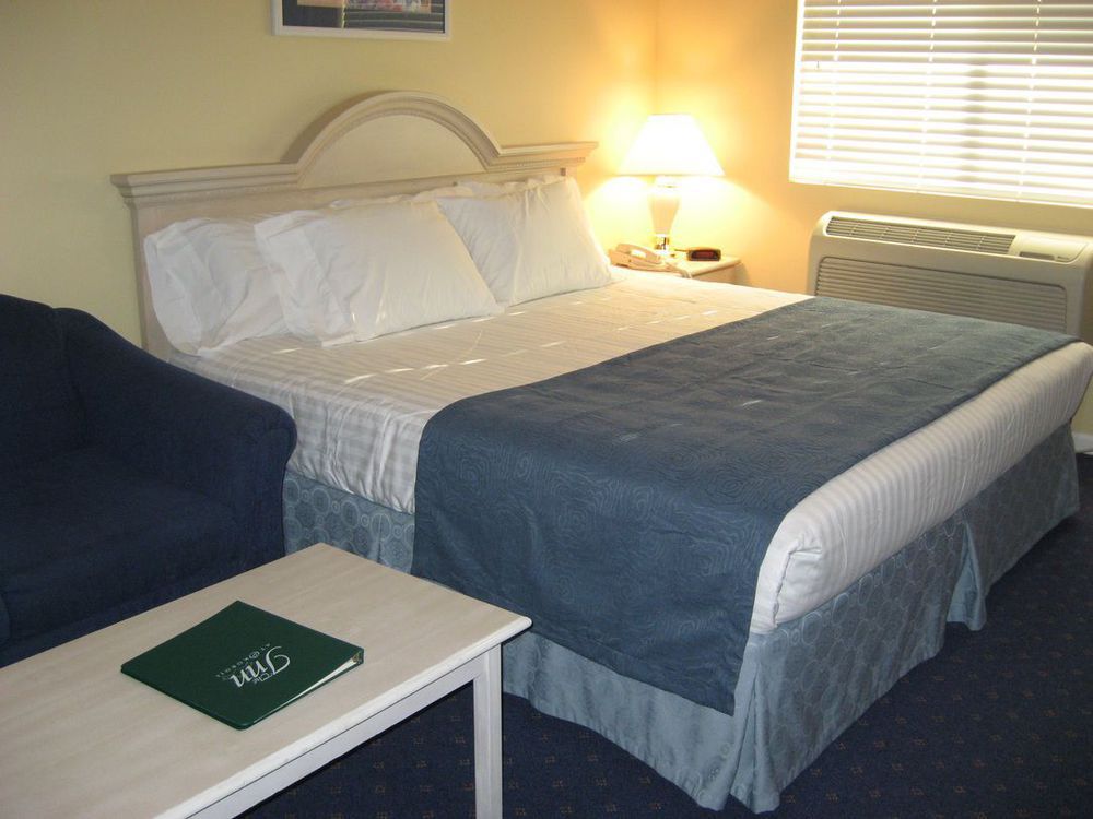 The Inn At Okoboji Room photo