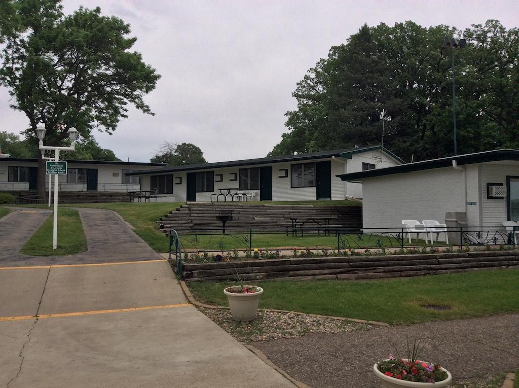 The Inn At Okoboji Exterior photo